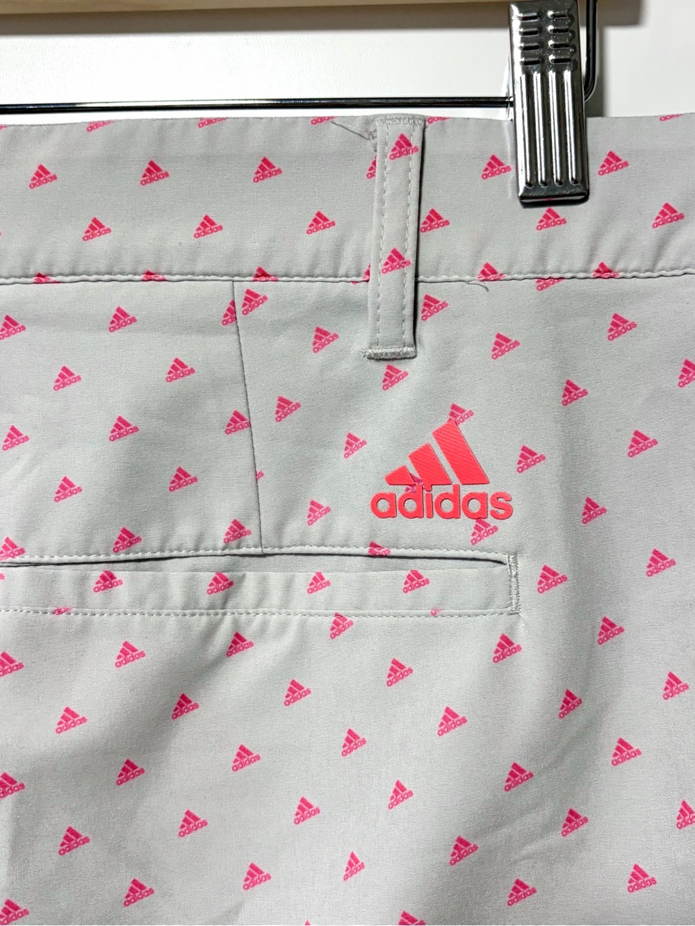 Men’s Adidas golf Short, Grey red logo dot pattern, size 34